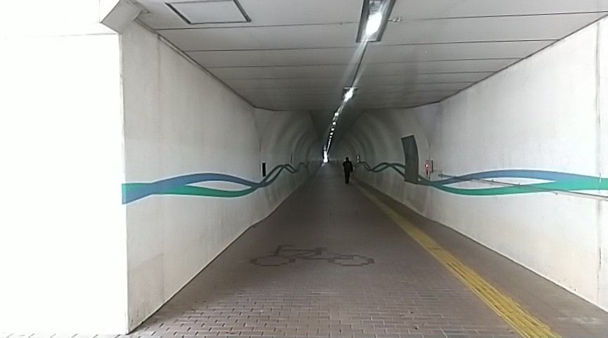 トンネルの中でトレーニング